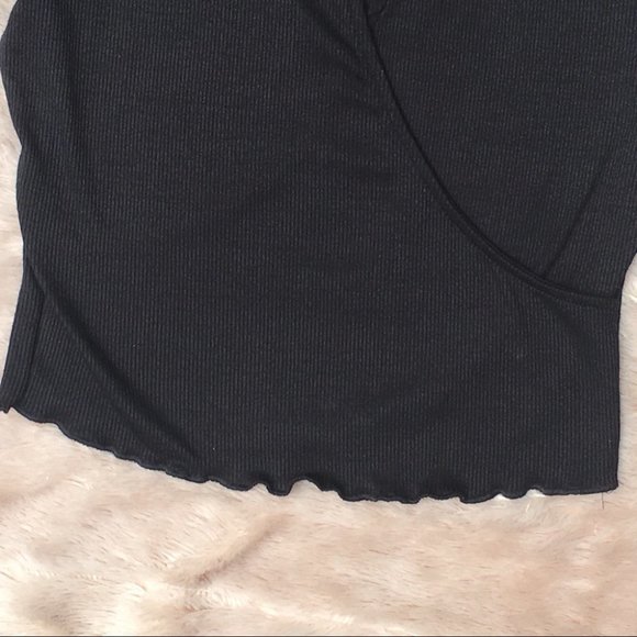 She and Sky Black Keyhole Ribbed Top Size Large - Picture 6 of 6